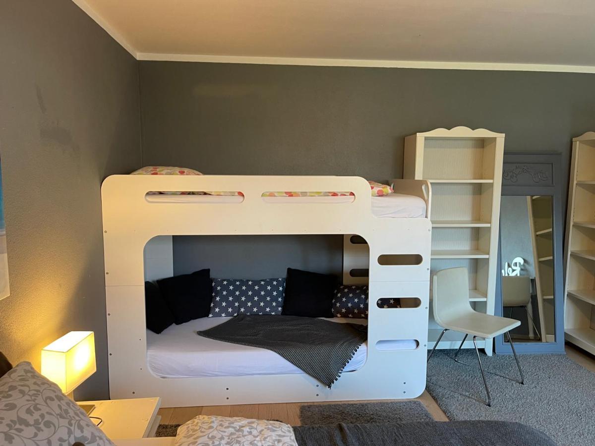 Appartment 53Qm Im Architektenhaus - 2 Schlafzimmer Mit Kueche Und Bad, Nur 2Min Von A8 - Ruhig Und Modern 이르셴베르크 외부 사진