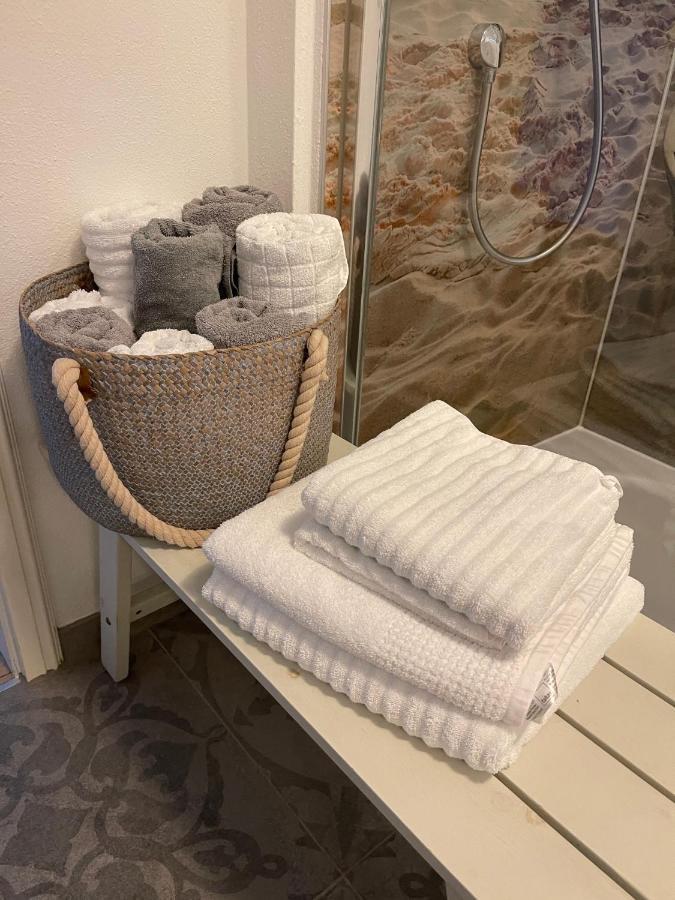 Appartment 53Qm Im Architektenhaus - 2 Schlafzimmer Mit Kueche Und Bad, Nur 2Min Von A8 - Ruhig Und Modern 이르셴베르크 외부 사진